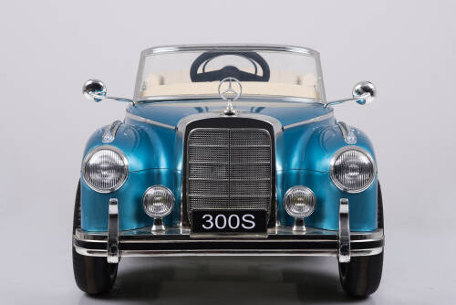 Mercedes-benz Masinuta electrica de epoca cu scaun din piele si roti eva mercedes benz 300s paint blue
