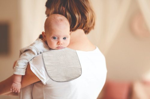 Protectie alaptare pentru umar babyjem din muselina gri
